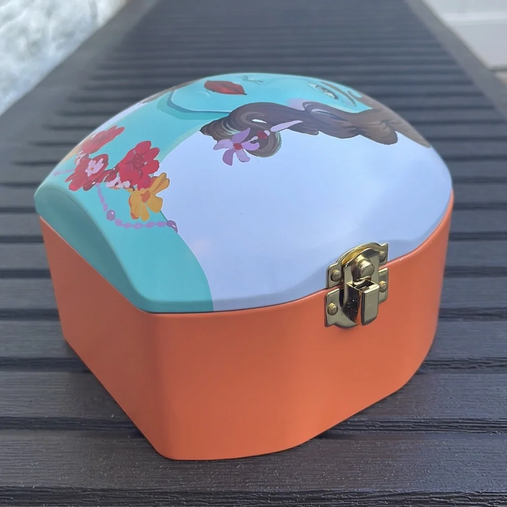 Sephora x Drunk Elephant - Holiday 2021 Collectable Egg Storage Container